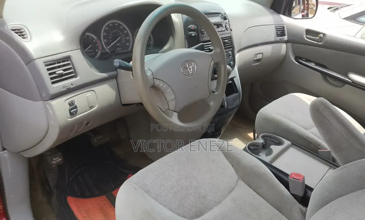 Toyota Sienna 2006 White