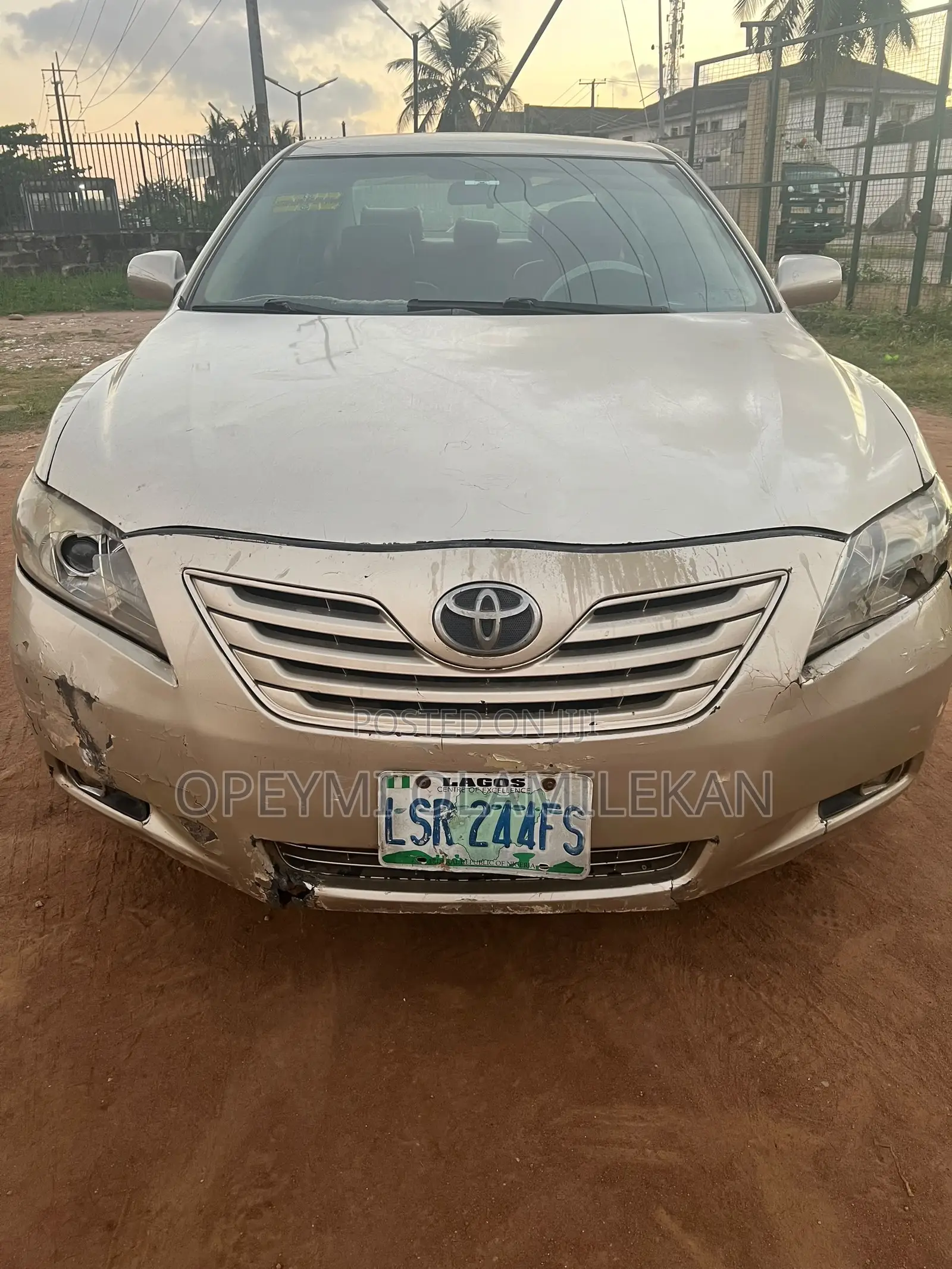 Toyota Camry LE 4dr Sedan (2.4L 4cyl 5A) 2007 Gold