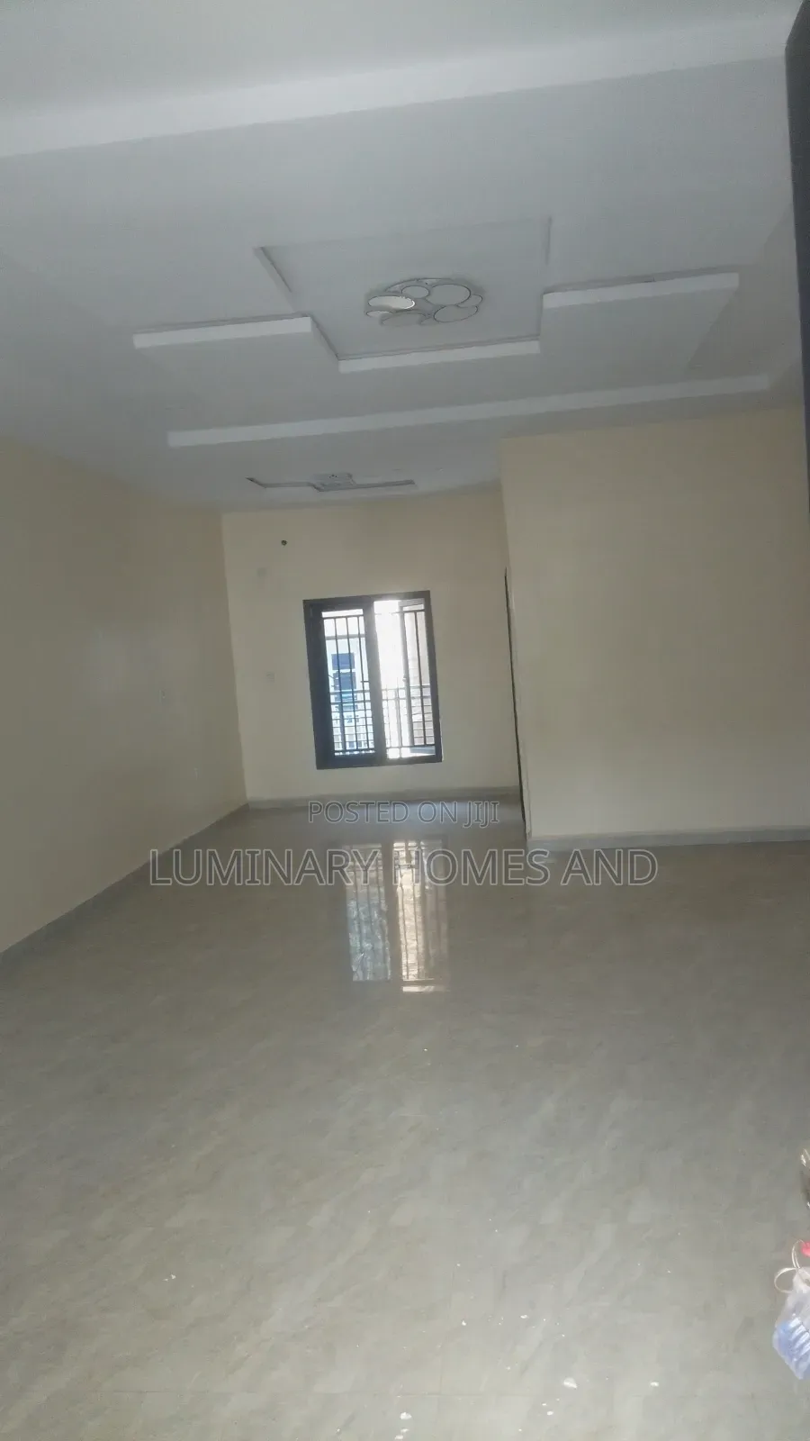 3bdrm Block of Flats in Adjacent To Dunamis, FHA for rent