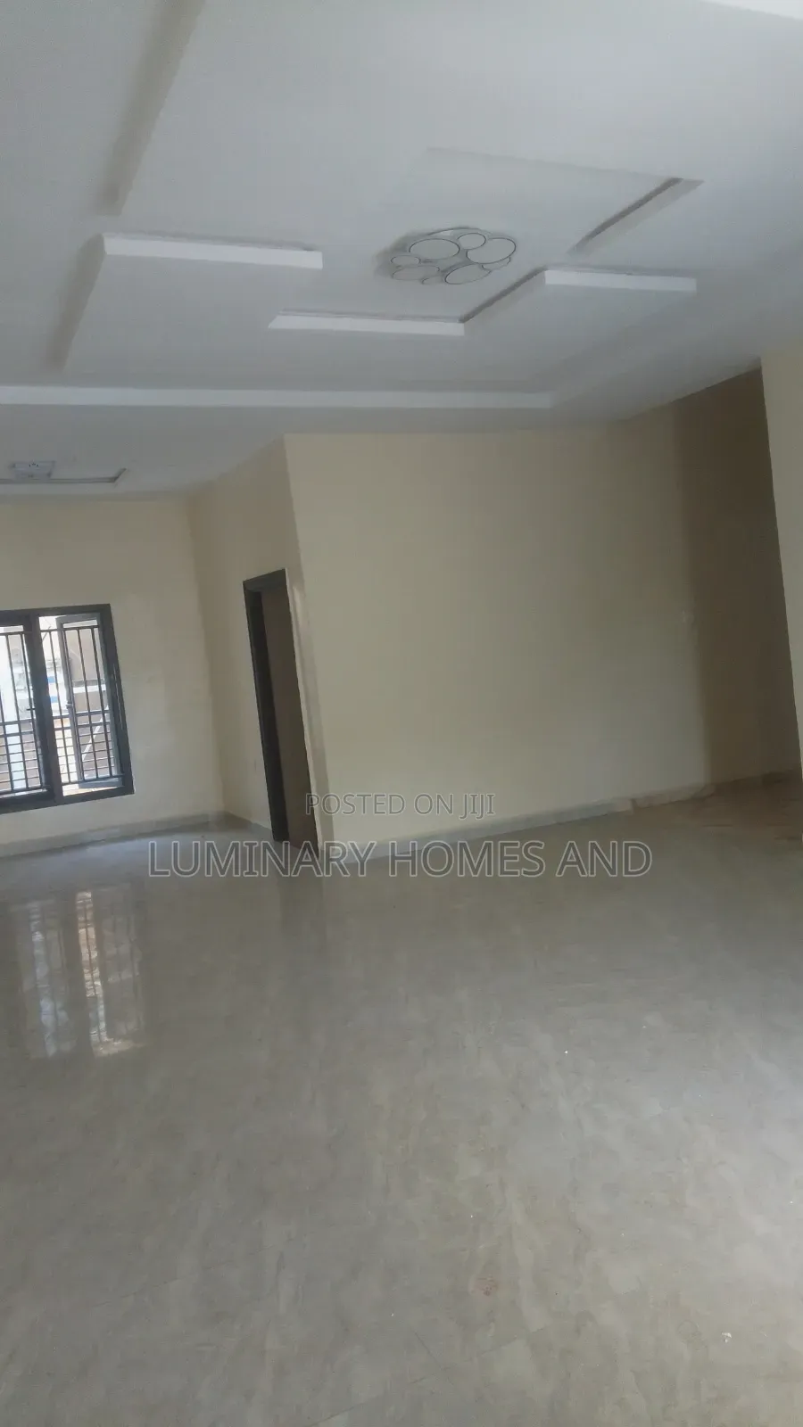 3bdrm Block of Flats in Adjacent To Dunamis, FHA for rent