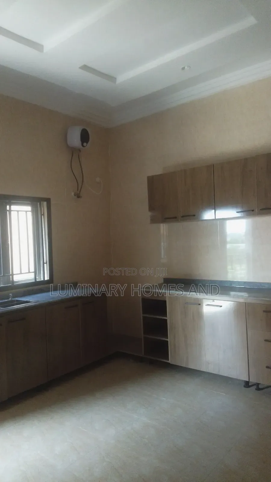 3bdrm Block of Flats in Adjacent To Dunamis, FHA for rent