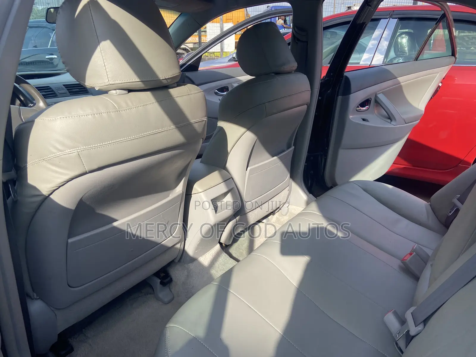 Toyota Camry LE 4dr Sedan (2.5L 4cyl 6A) 2011 Gray