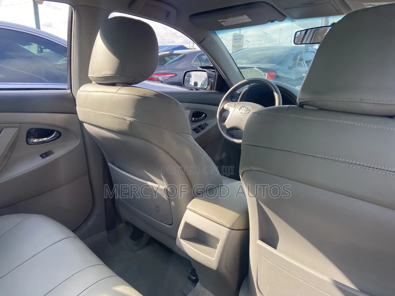 Toyota Camry LE 4dr Sedan (2.5L 4cyl 6A) 2011 Gray