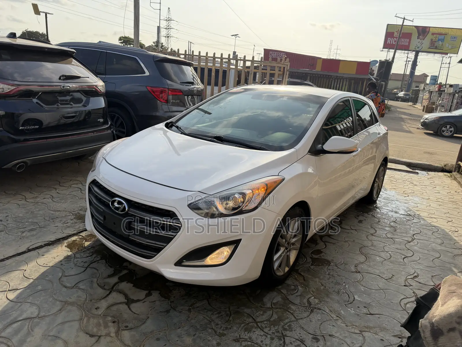 Hyundai Elantra Limited Sedan FWD (1.8L 4cyl 6A) 2016 White