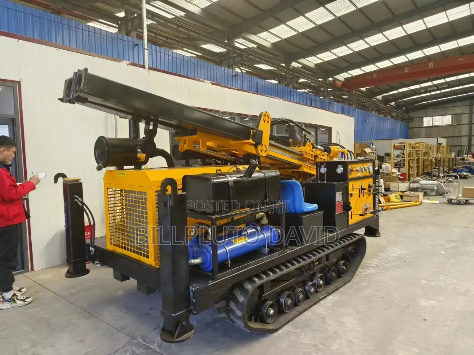 Crawler-Mounted Hydraulic Core and Water Well Drilling Rig