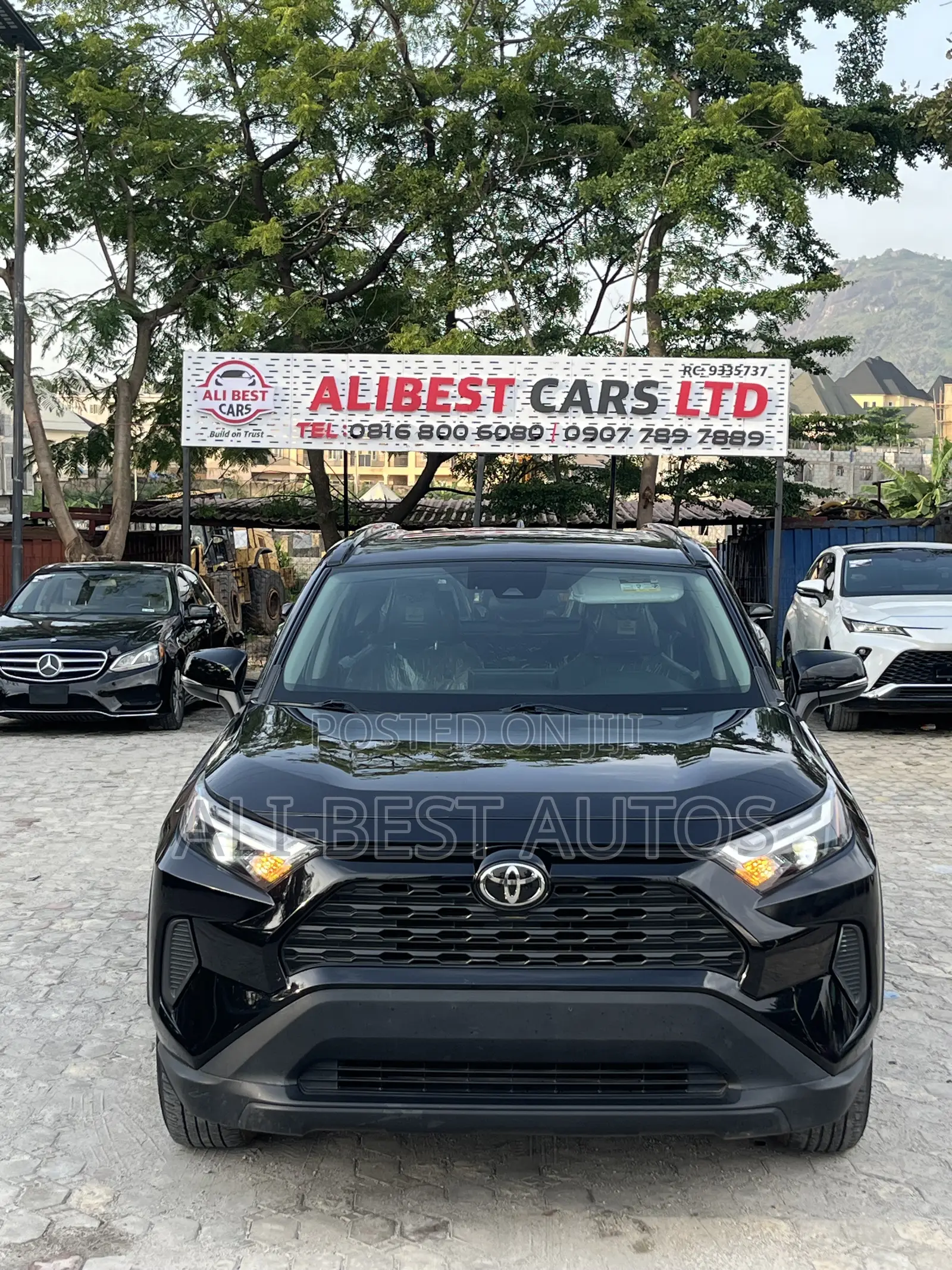 Toyota RAV4 XLE 2022 Black