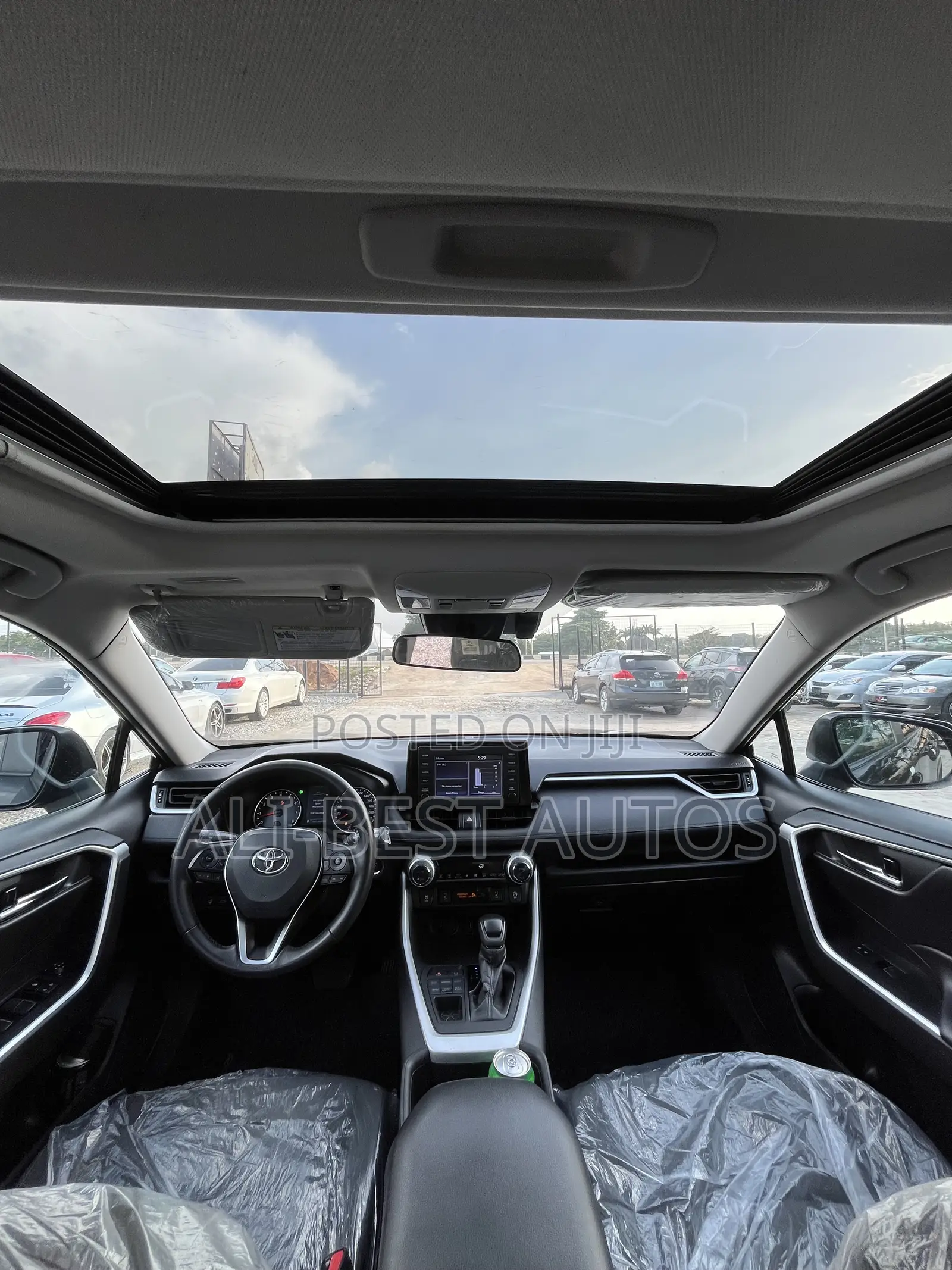 Toyota RAV4 XLE 2022 Black