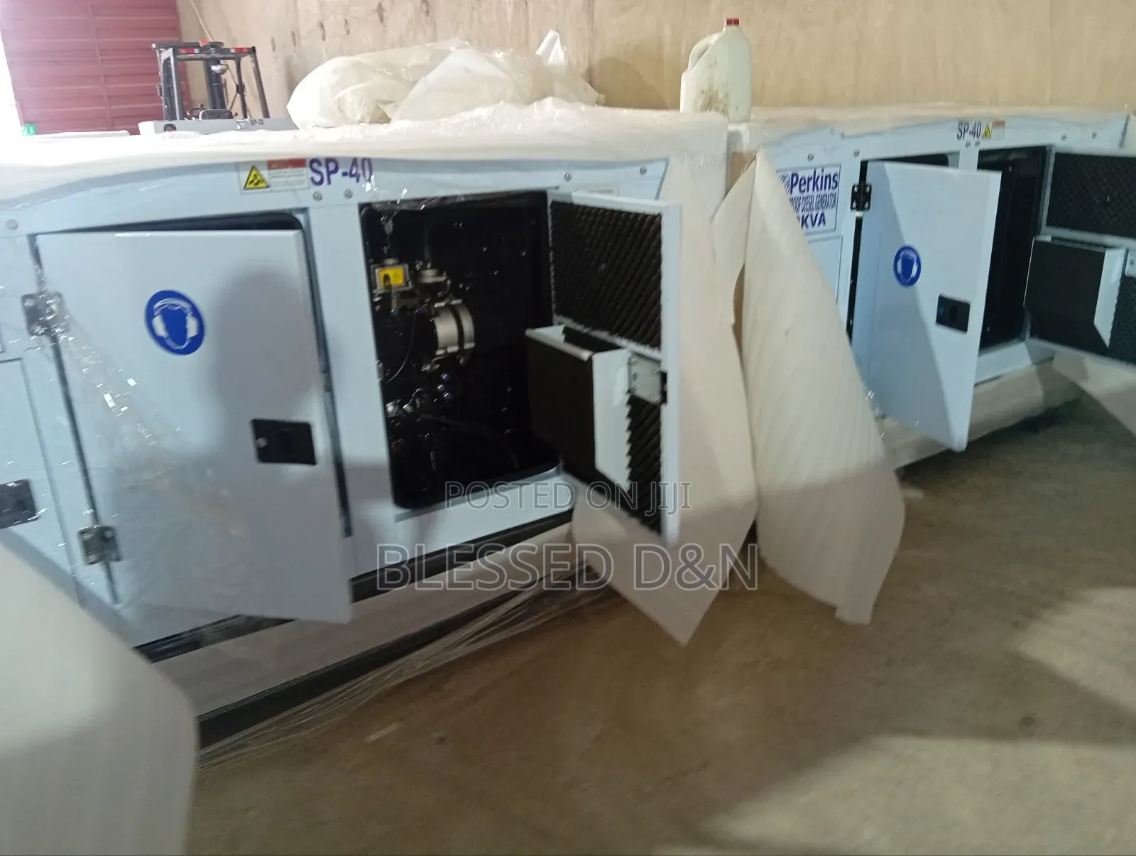 40Kva Perkins Soundproof Diesel Generator  Power Supply Engine