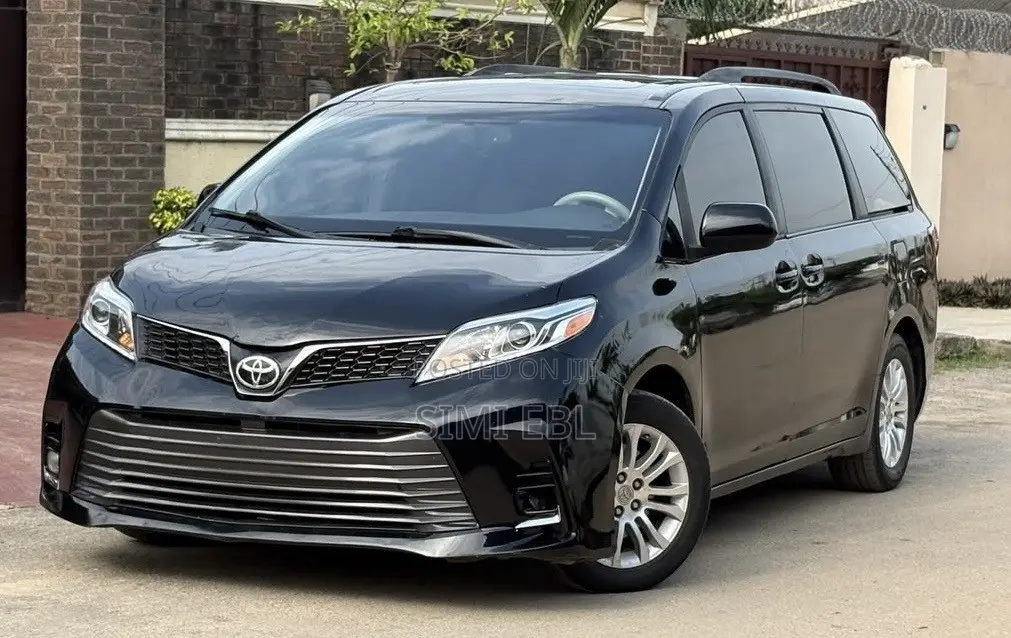 Toyota Sienna 2012 Black
