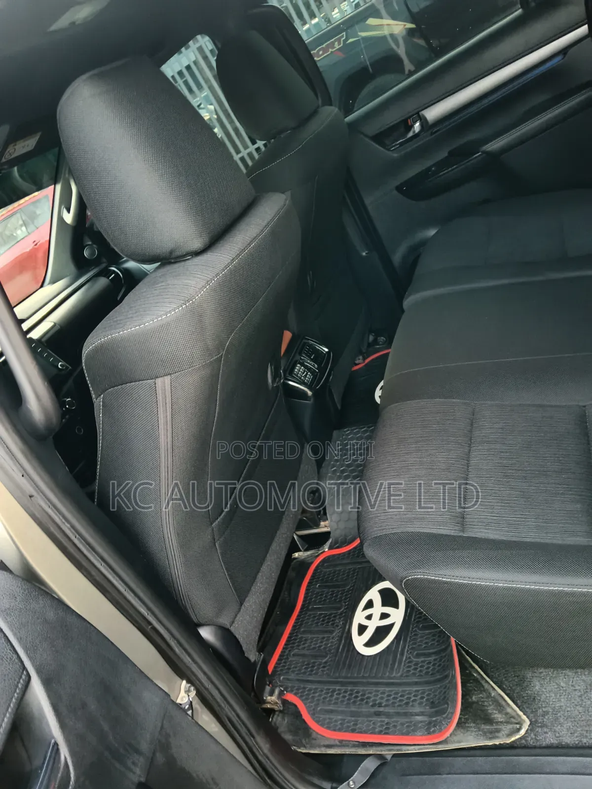 Toyota Hilux 2021 Green