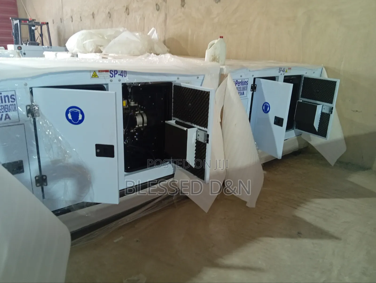 40KVA UK England Perkins Soundproof Diesel Generator
