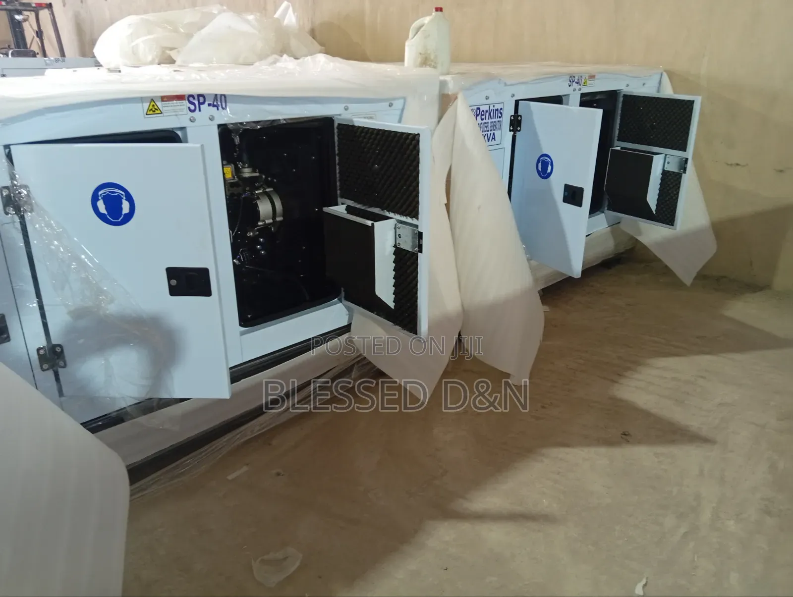 40KVA UK England Perkins Soundproof Diesel Generator