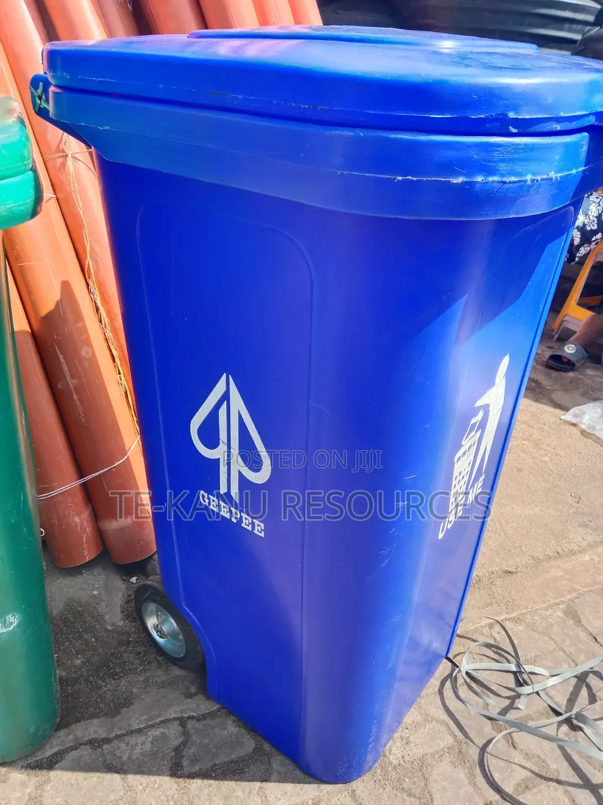 Geepee 240-Litre Plastic Wheelie Waste Bin