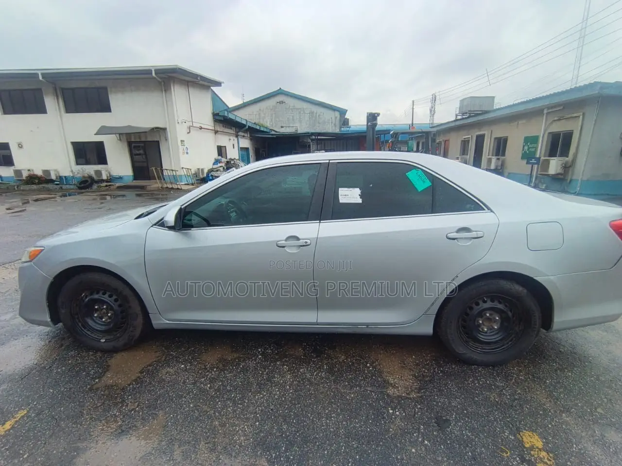 Toyota Camry LE 4dr Sedan (2.5L 4cyl 6A) 2012 Silver