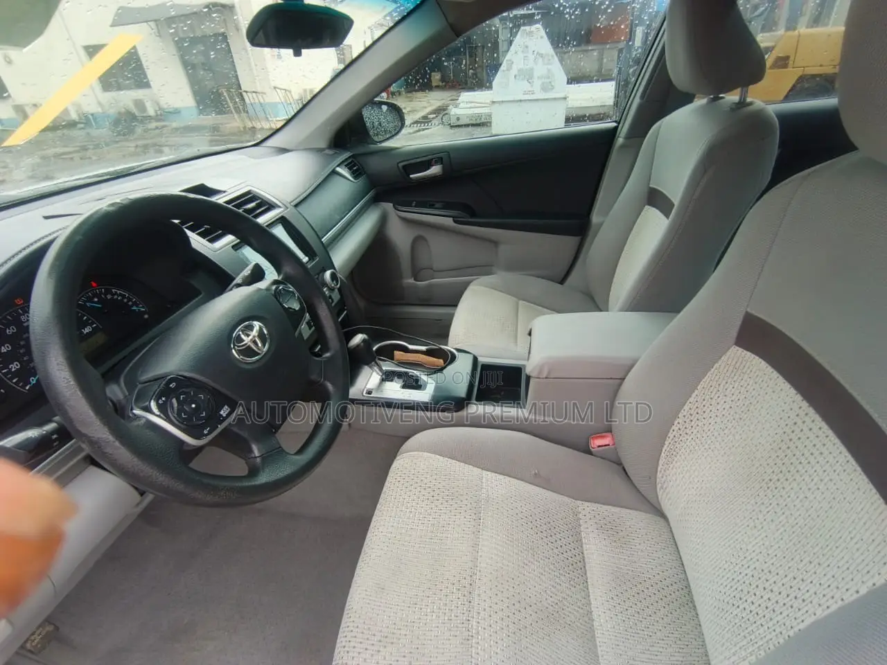 Toyota Camry LE 4dr Sedan (2.5L 4cyl 6A) 2012 Silver