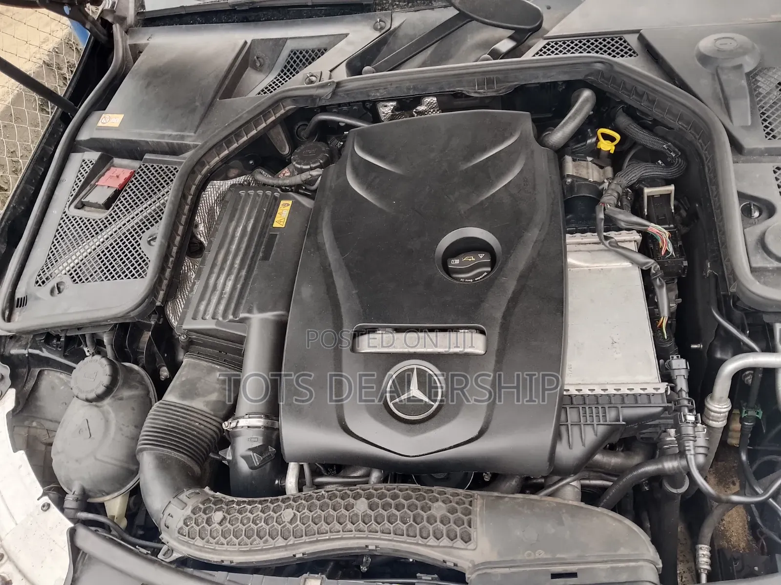 Mercedes-Benz C300 Luxury 4dr AWD 4Matic Sedan (2.0L 4cyl 7A) 2015