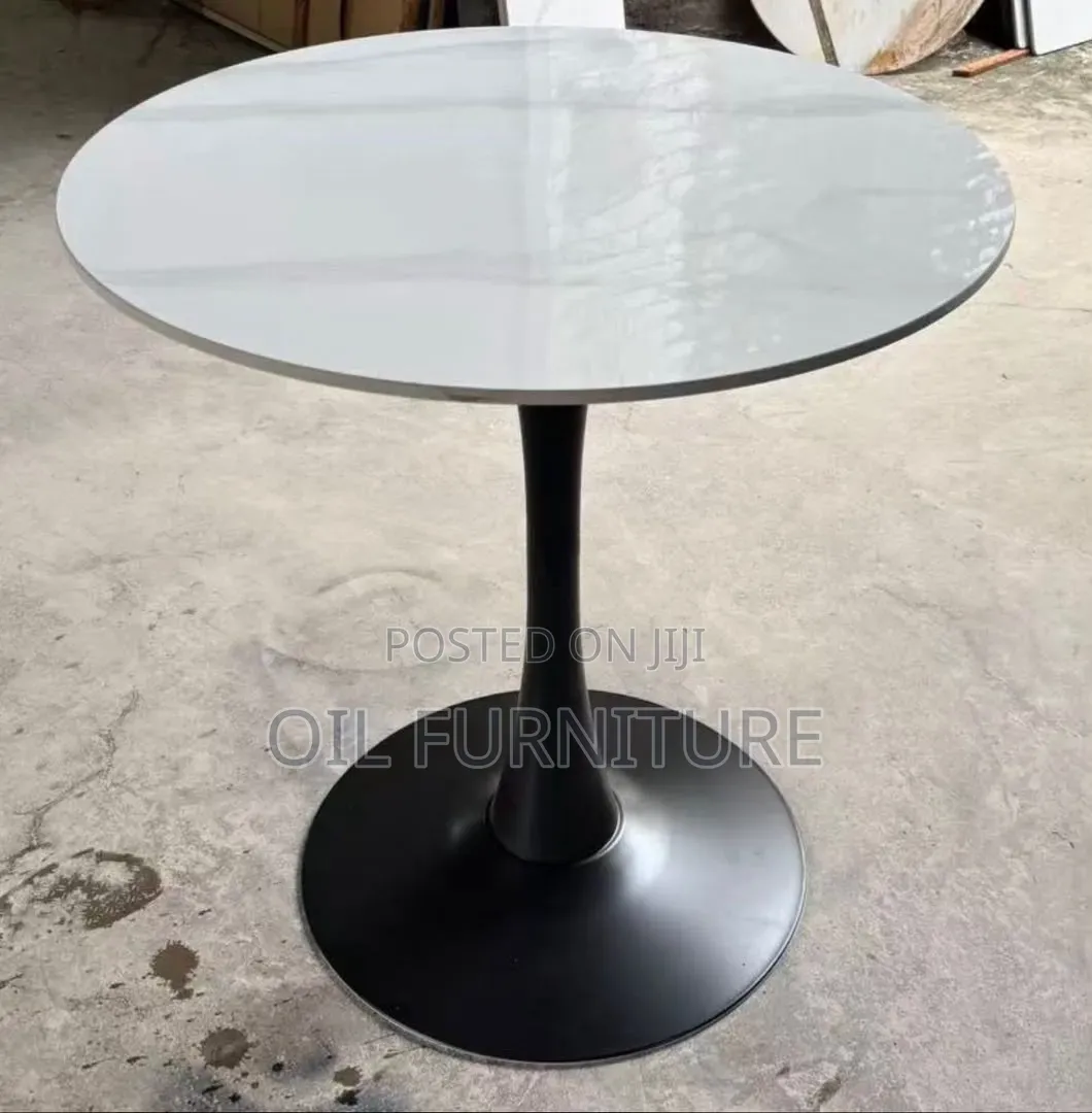 ​Modern Round Pedestal Table for Cafes,Restaurants & Office Receptions