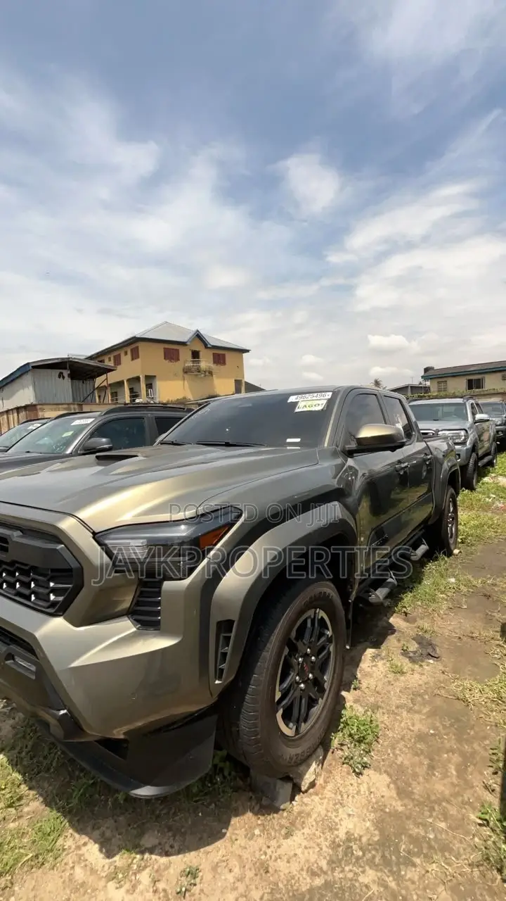 Toyota Tacoma 2025 Green