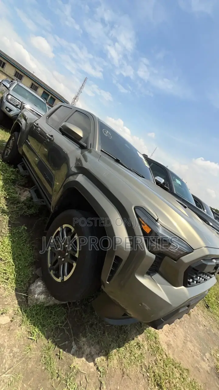 Toyota Tacoma 2025 Green