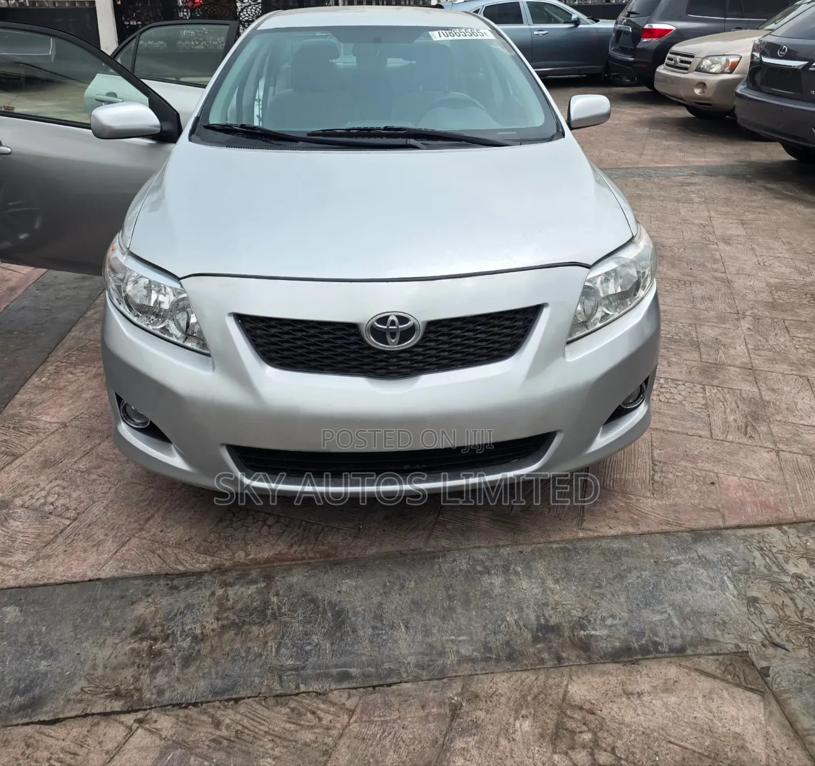 Toyota Corolla XLE 4dr Sedan (1.8L 4cyl 4A) 2010 Silver