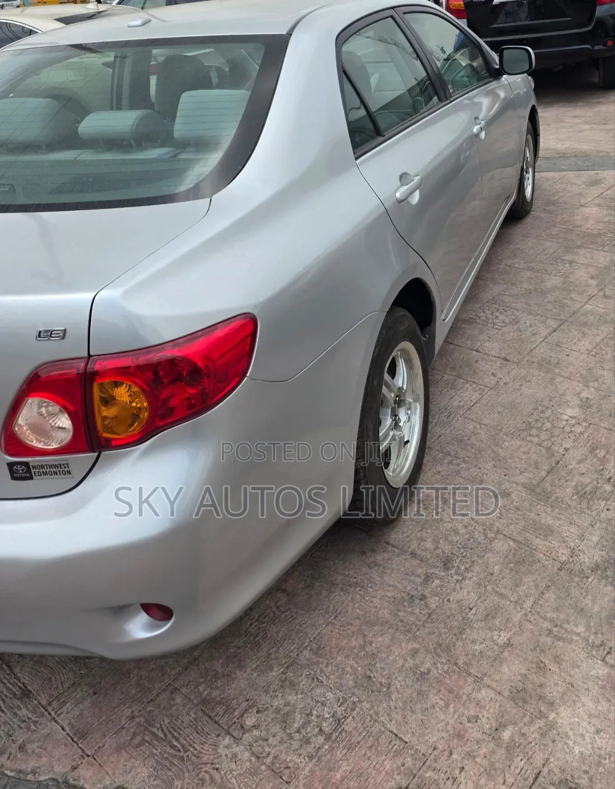 Toyota Corolla XLE 4dr Sedan (1.8L 4cyl 4A) 2010 Silver
