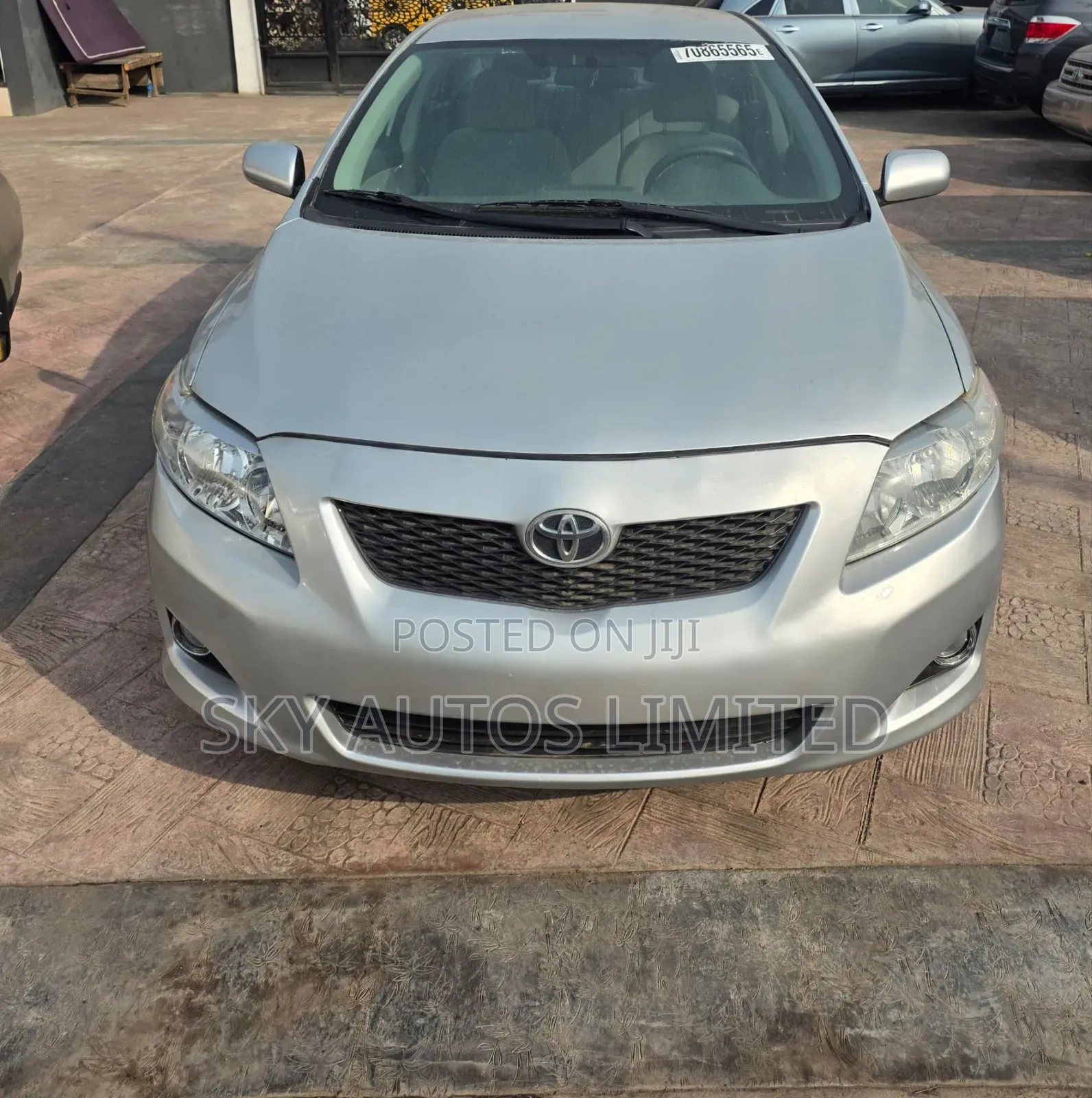 Toyota Corolla XLE 4dr Sedan (1.8L 4cyl 4A) 2010 Silver