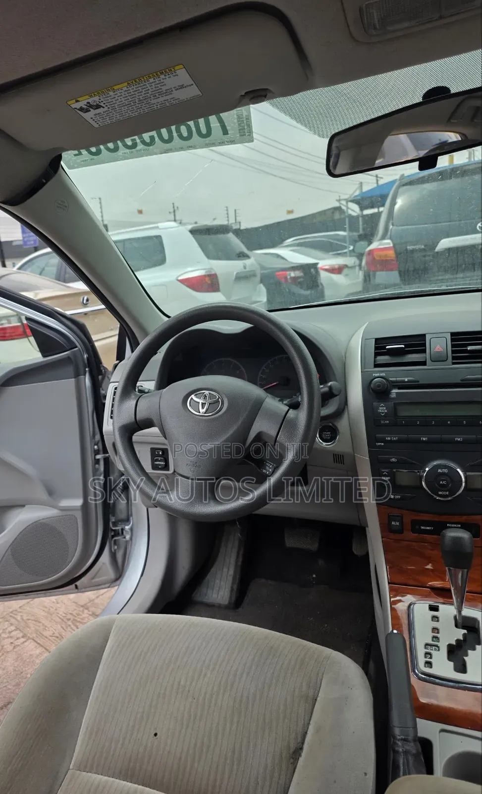 Toyota Corolla XLE 4dr Sedan (1.8L 4cyl 4A) 2010 Silver