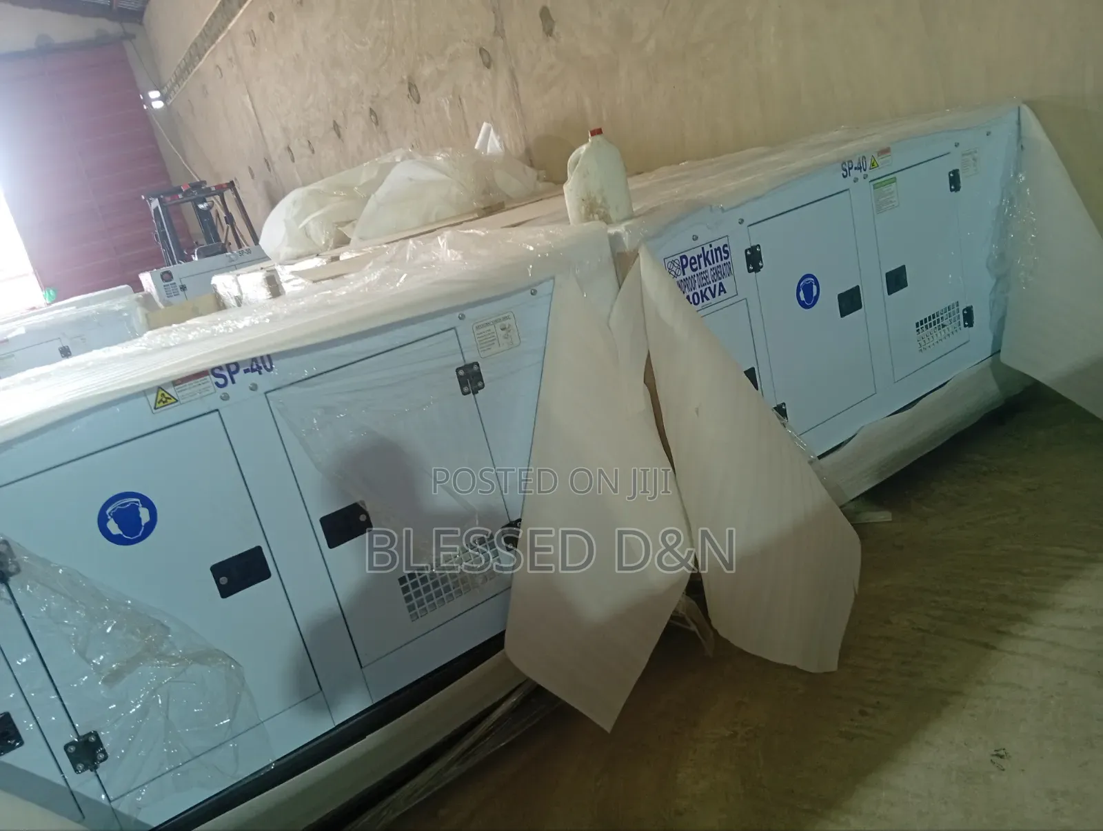 40KVA England Perkins Soundproof Diesel Generator