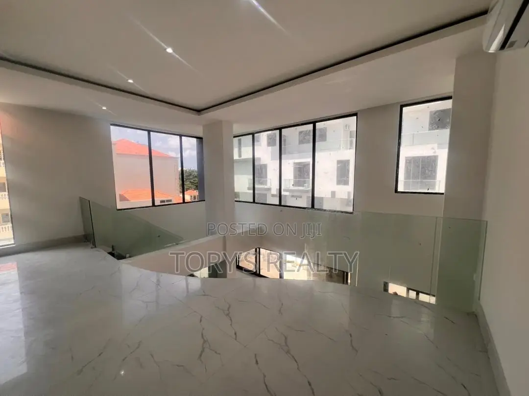 4bdrm Duplex in Banana Island for rent
