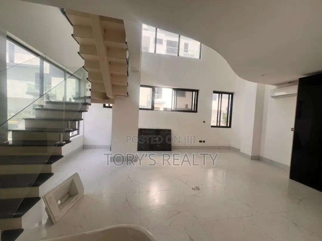 4bdrm Duplex in Banana Island for rent