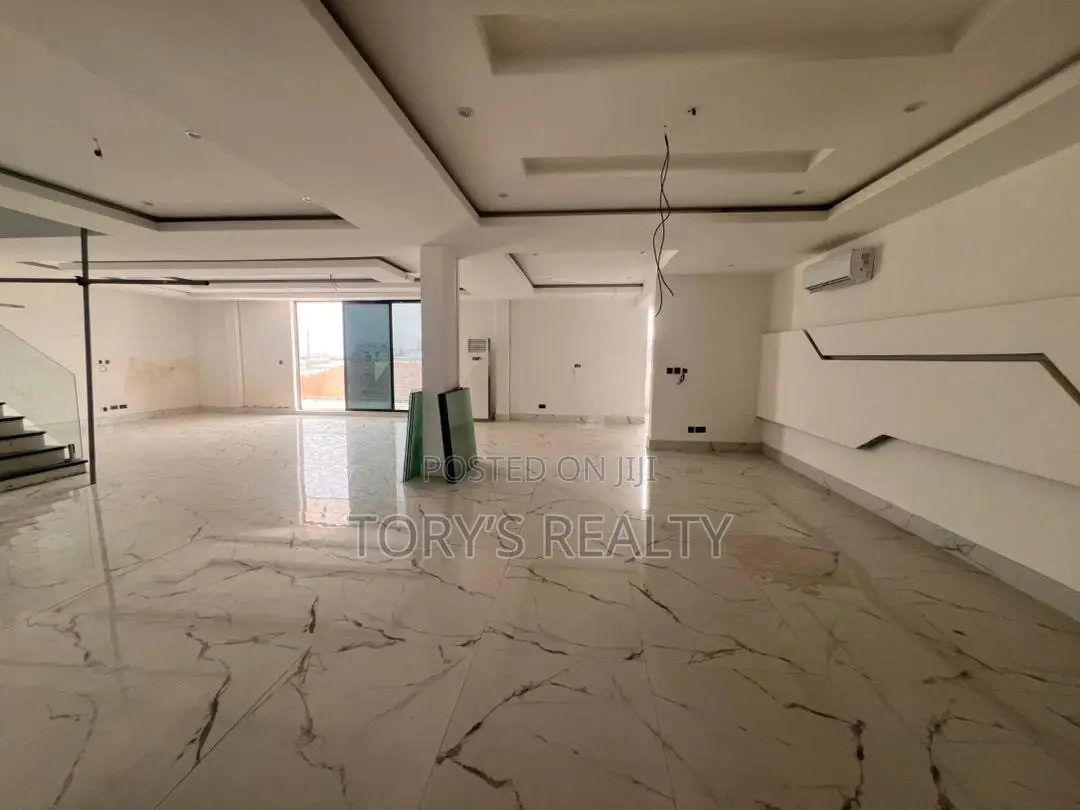 4bdrm Duplex in Banana Island for rent