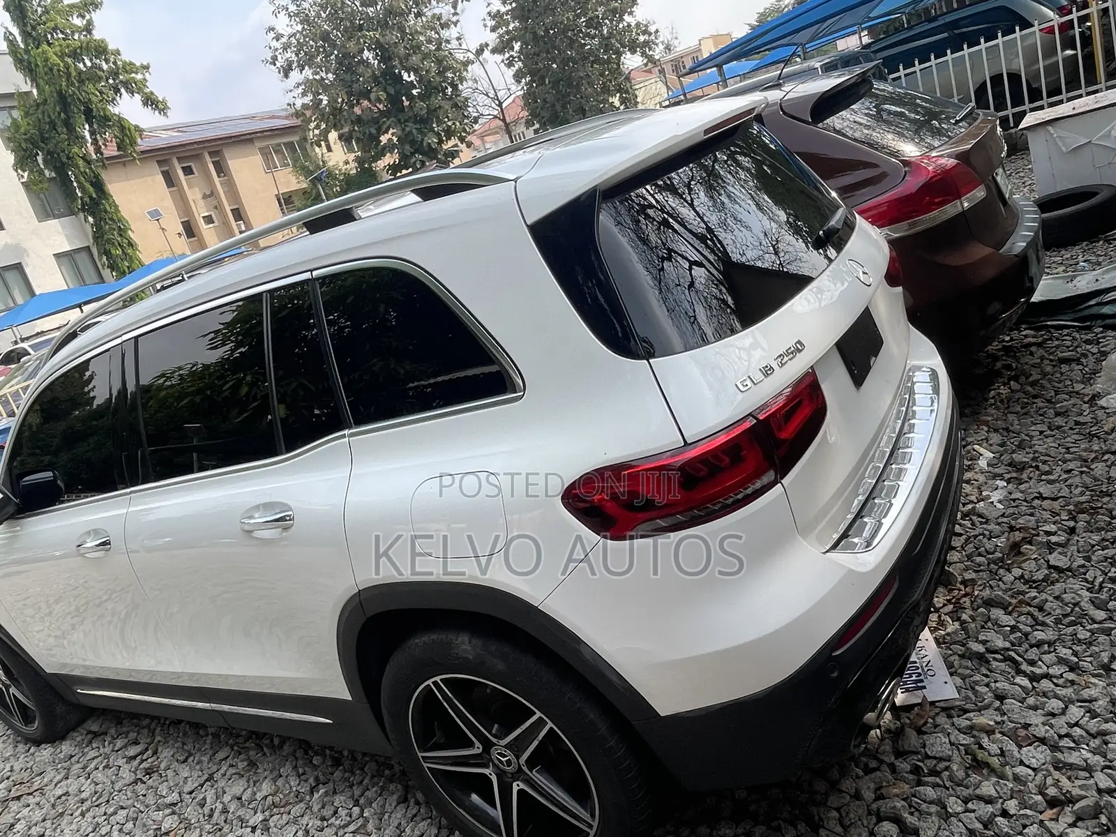 Mercedes-Benz GLB-Class 2020 Off white