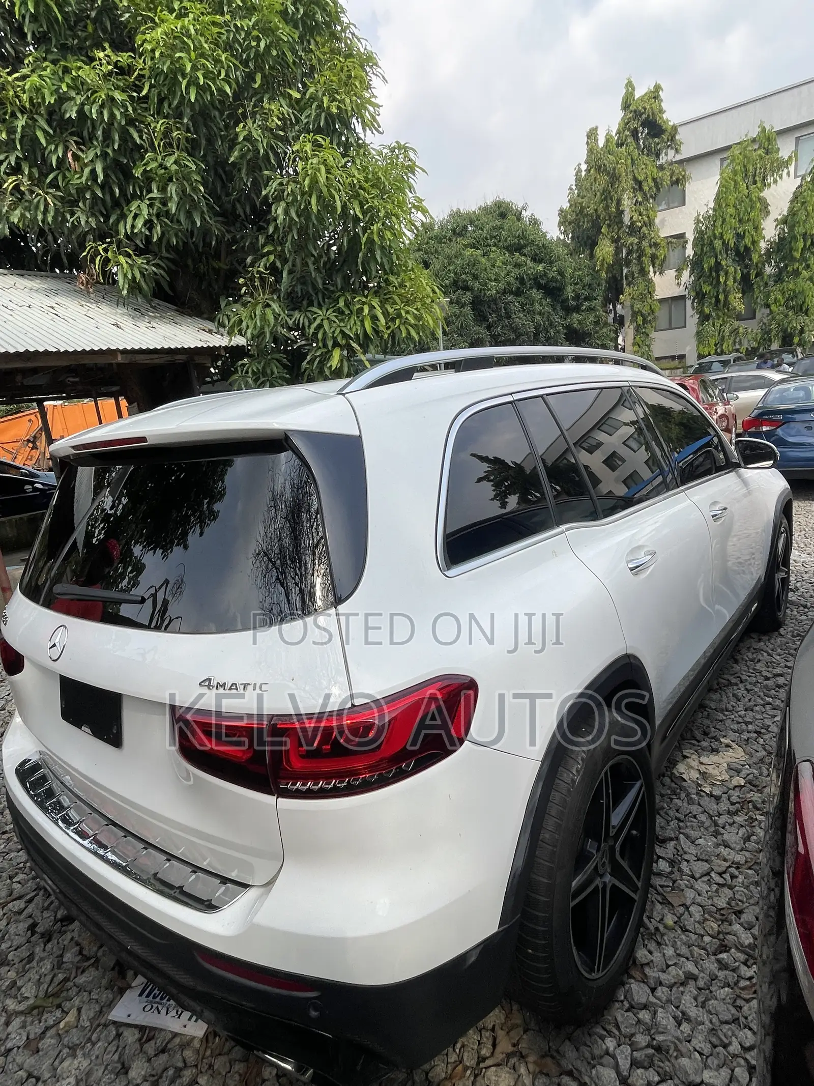 Mercedes-Benz GLB-Class 2020 Off white