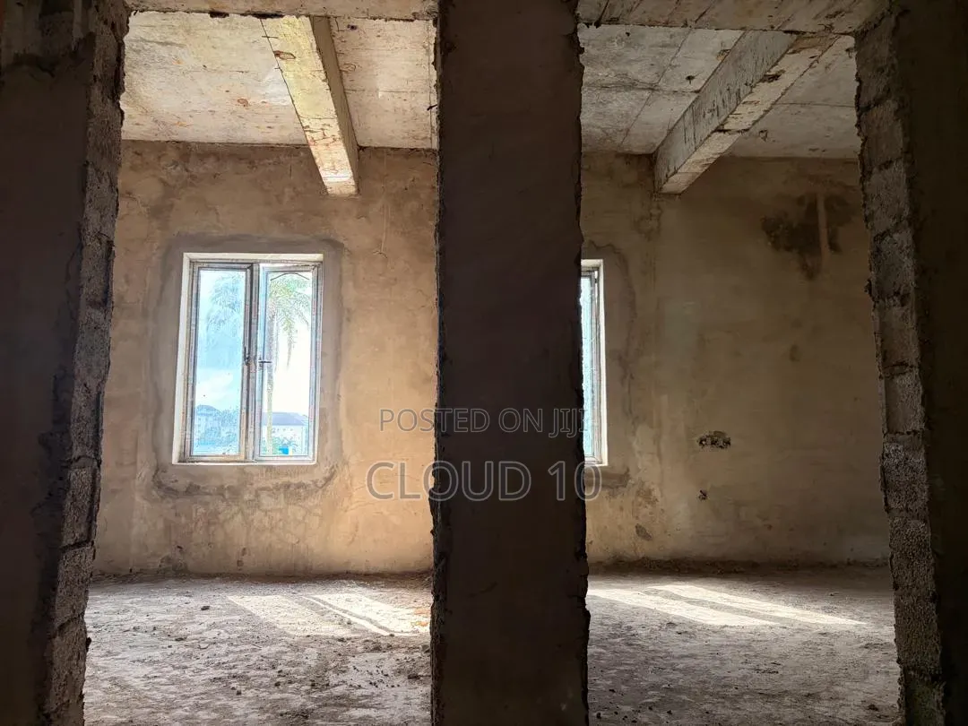 4bdrm Duplex in Kaura for sale