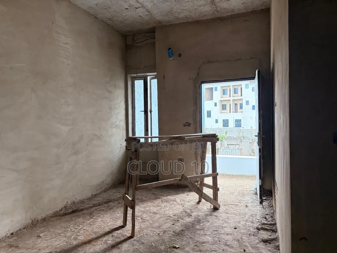 4bdrm Duplex in Kaura for sale