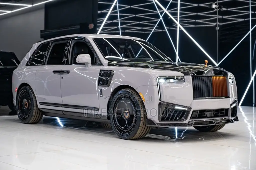 New Rolls-Royce Cullinan Black Badge 2026 Gray