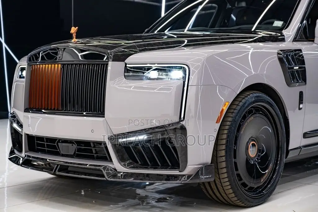 New Rolls-Royce Cullinan Black Badge 2026 Gray