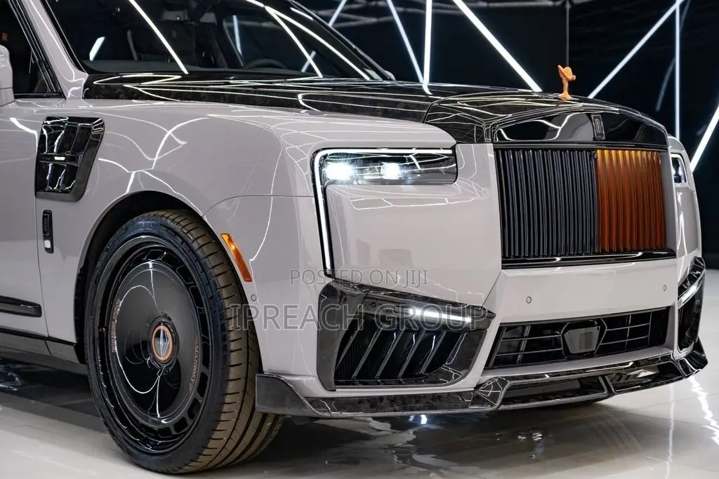 New Rolls-Royce Cullinan Black Badge 2026 Gray