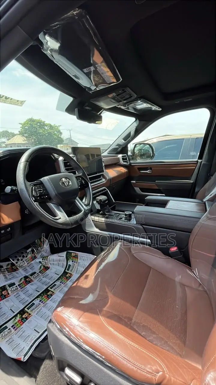 Toyota Tundra 2023 Black