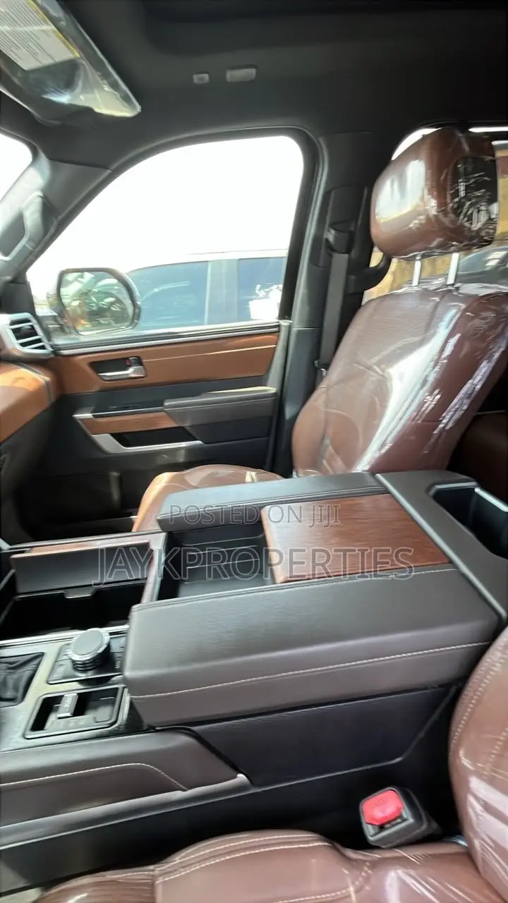 Toyota Tundra 2023 Black