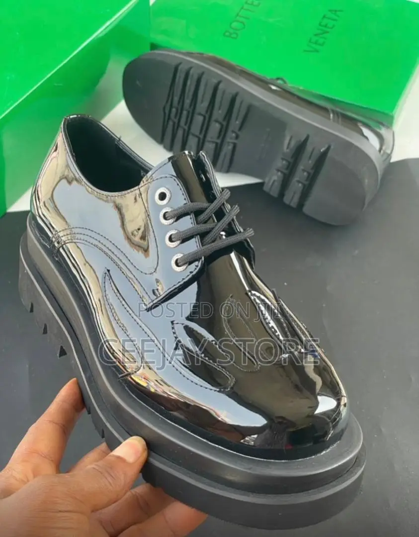 Modern Chunky Platform Derby Shoes – Glossy Black