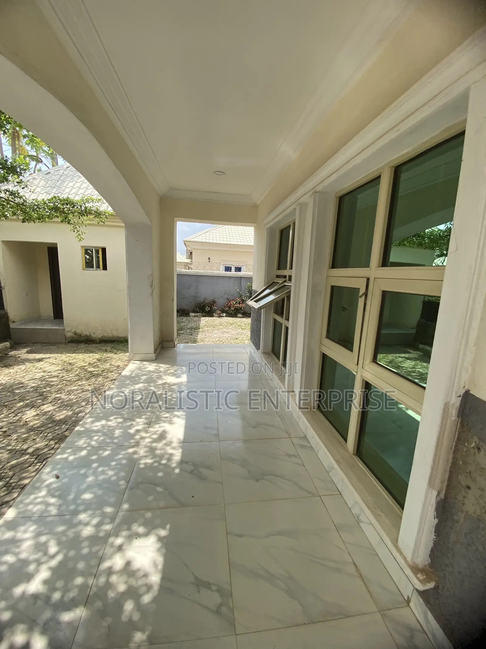 3bdrm Bungalow in Faplins Estate, Galadimawa for sale
