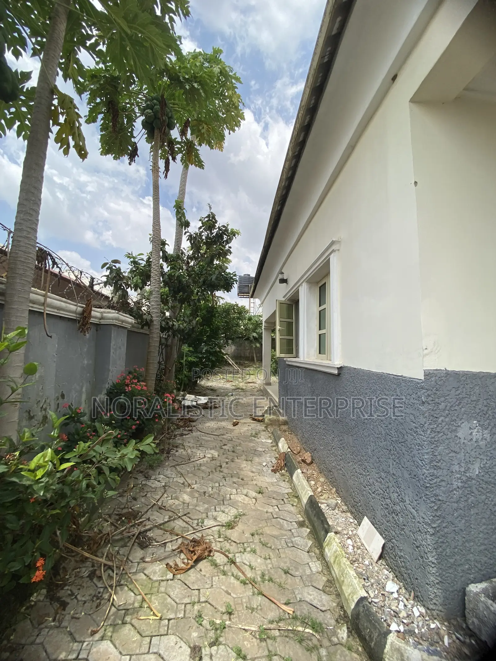 3bdrm Bungalow in Faplins Estate, Galadimawa for sale