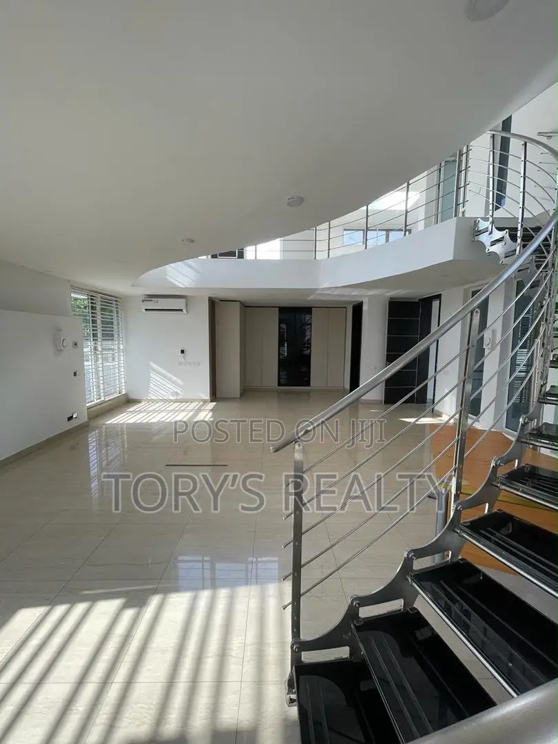 5bdrm Duplex in Banana Island for rent