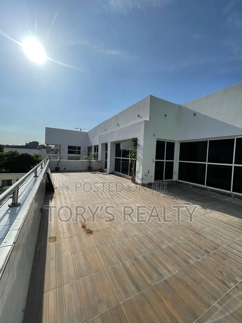 5bdrm Duplex in Banana Island for rent