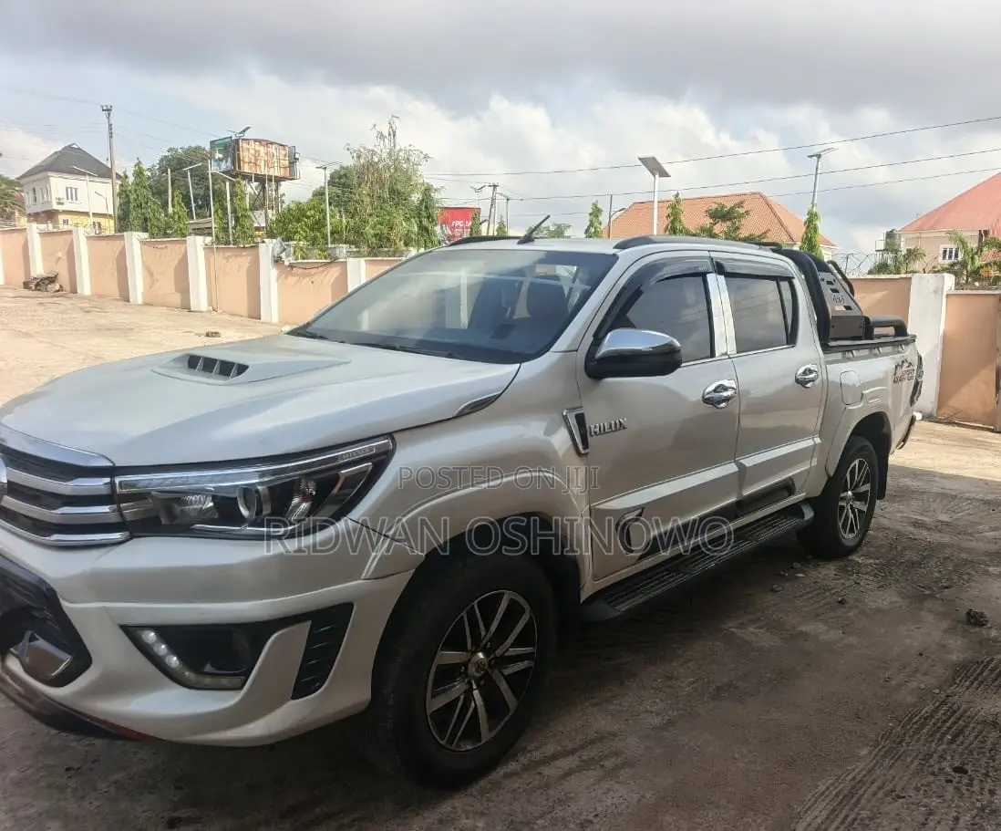Toyota Hilux Revo Double Cab Deisel 2.8 RWD 2018 White