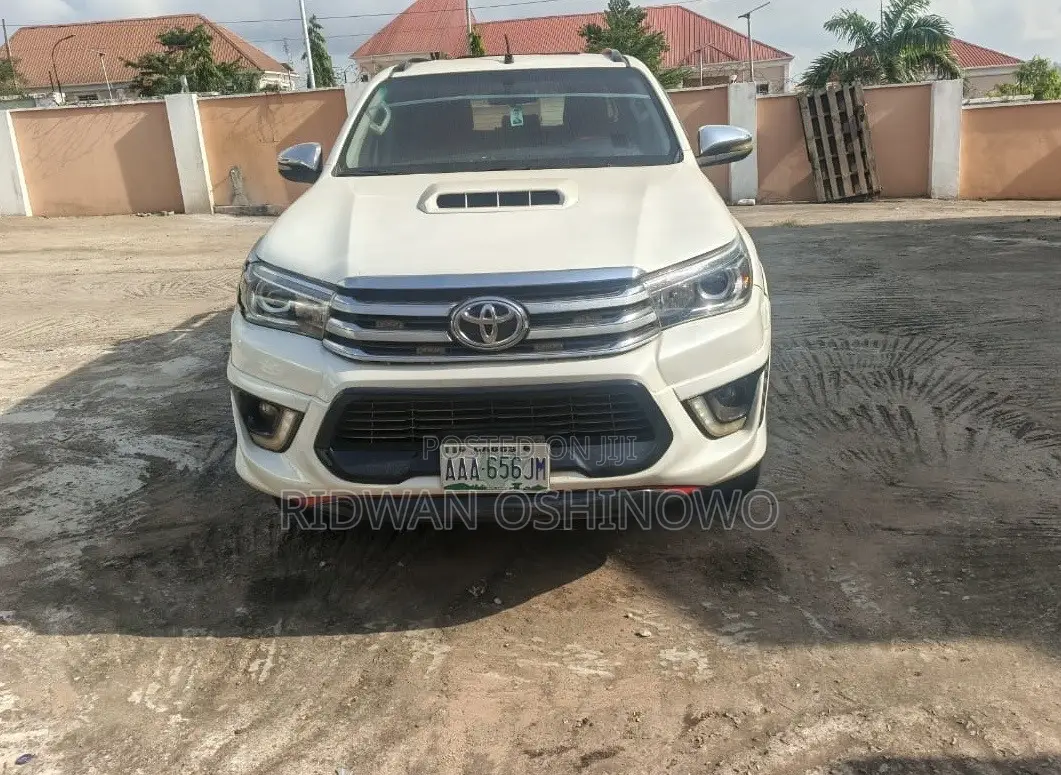 Toyota Hilux Revo Double Cab Deisel 2.8 RWD 2018 White