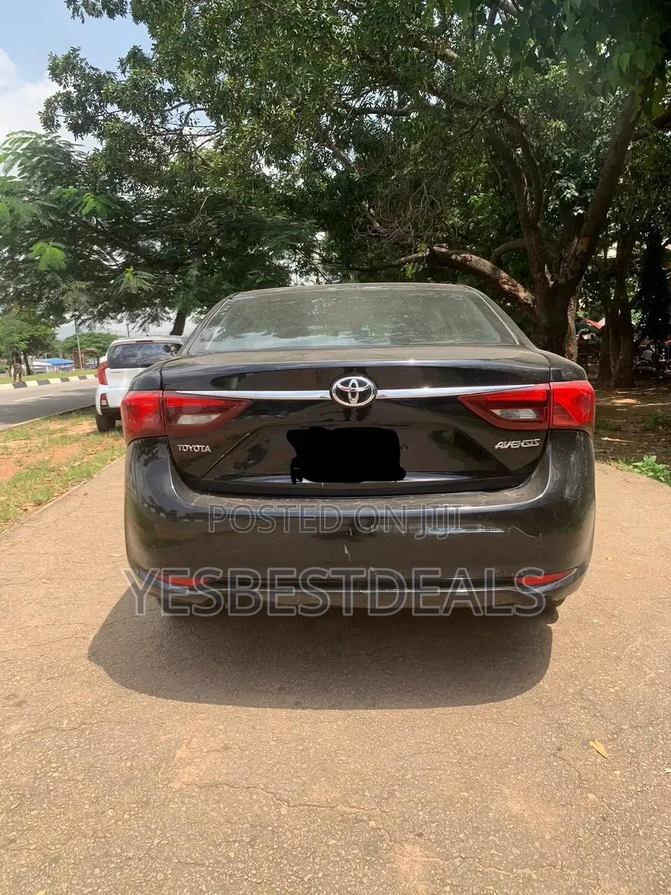 Toyota Avensis 2015 Black