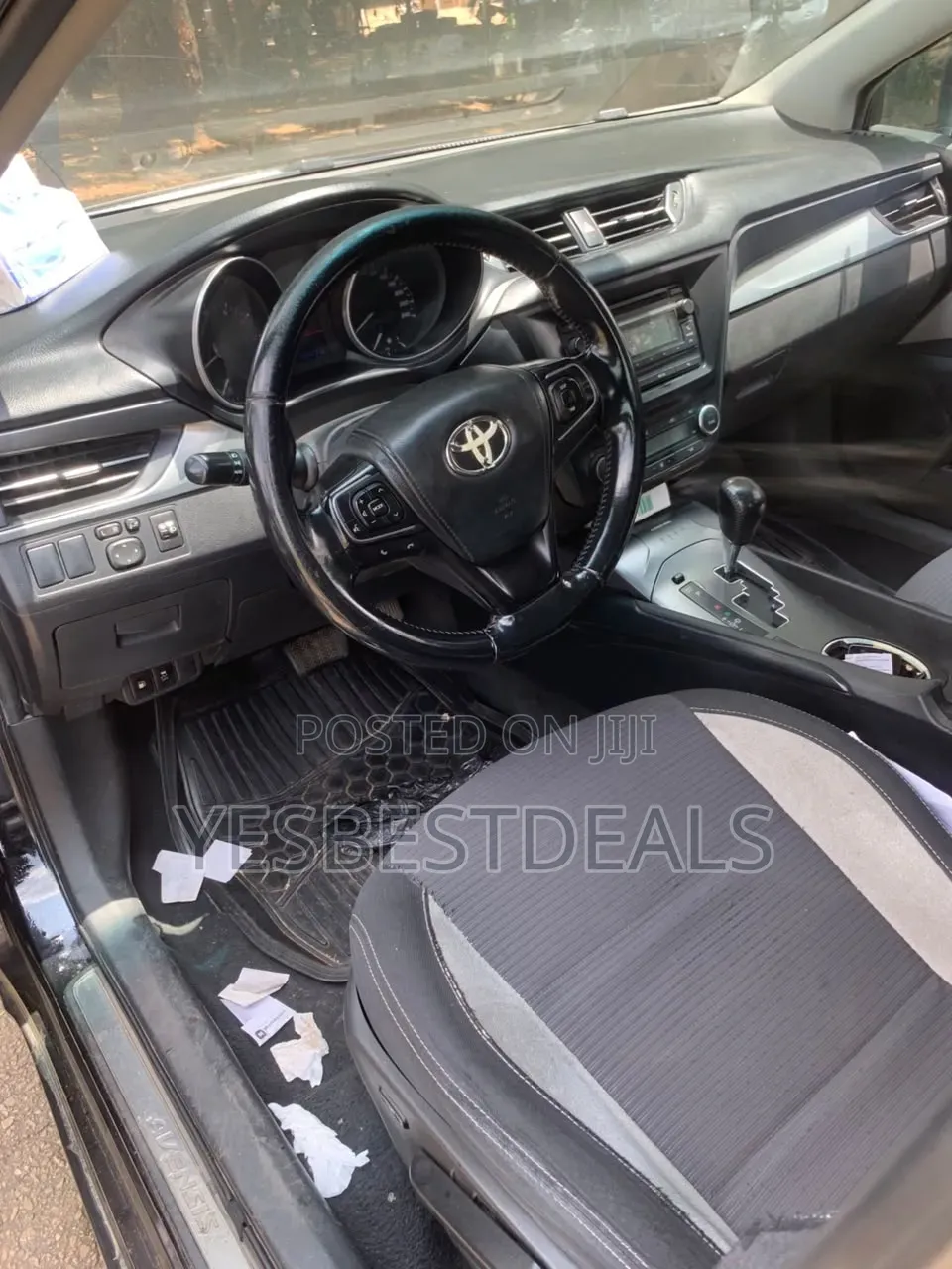 Toyota Avensis 2015 Black