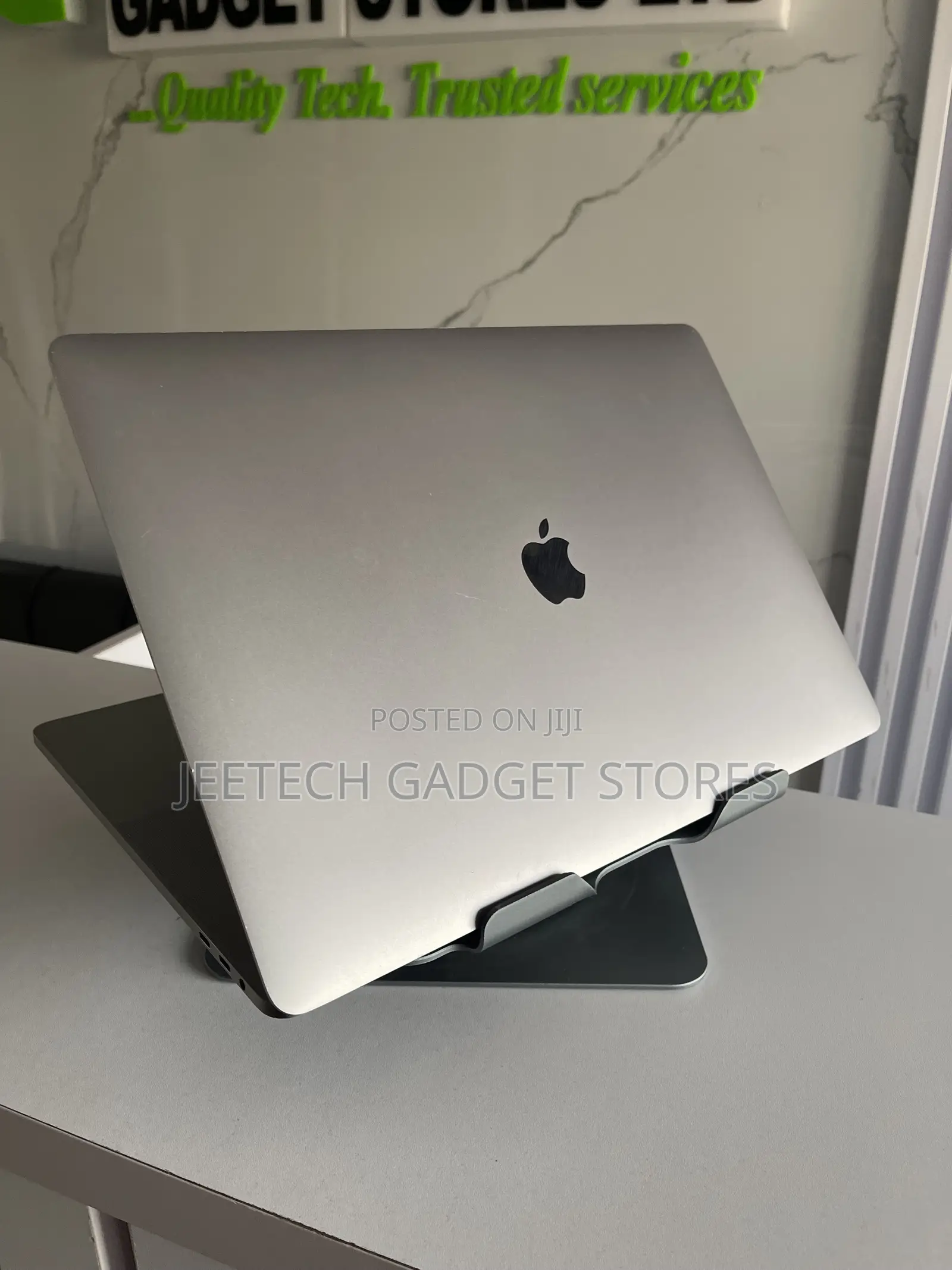 Laptop Apple MacBook Pro 2019 16GB Intel Core i7 SSD 256GB